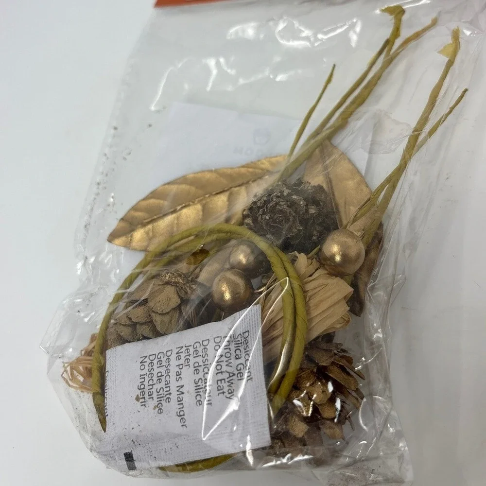 Bloom Room Napkin Ring Kit Lot of 5 Packs 10‎ Total Pinecone Gold Berry Rustic